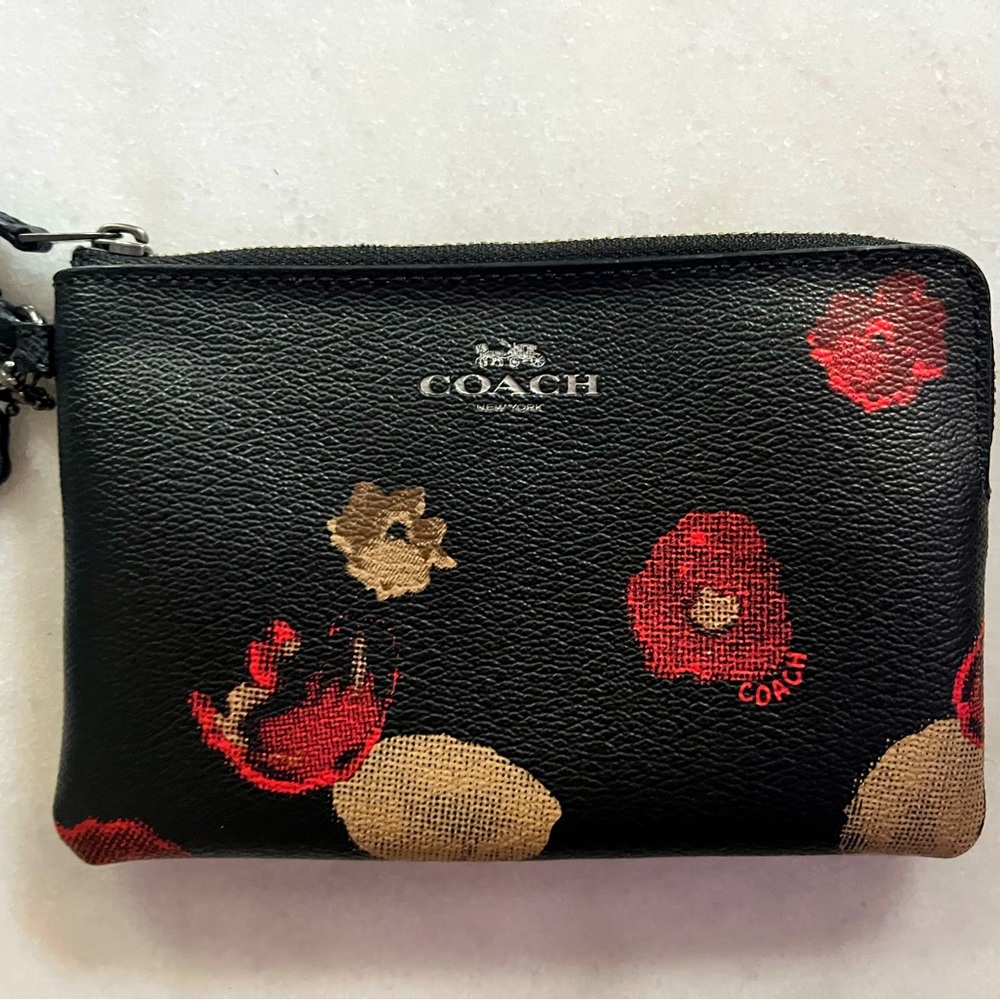 Coach wristlet 🖤✨